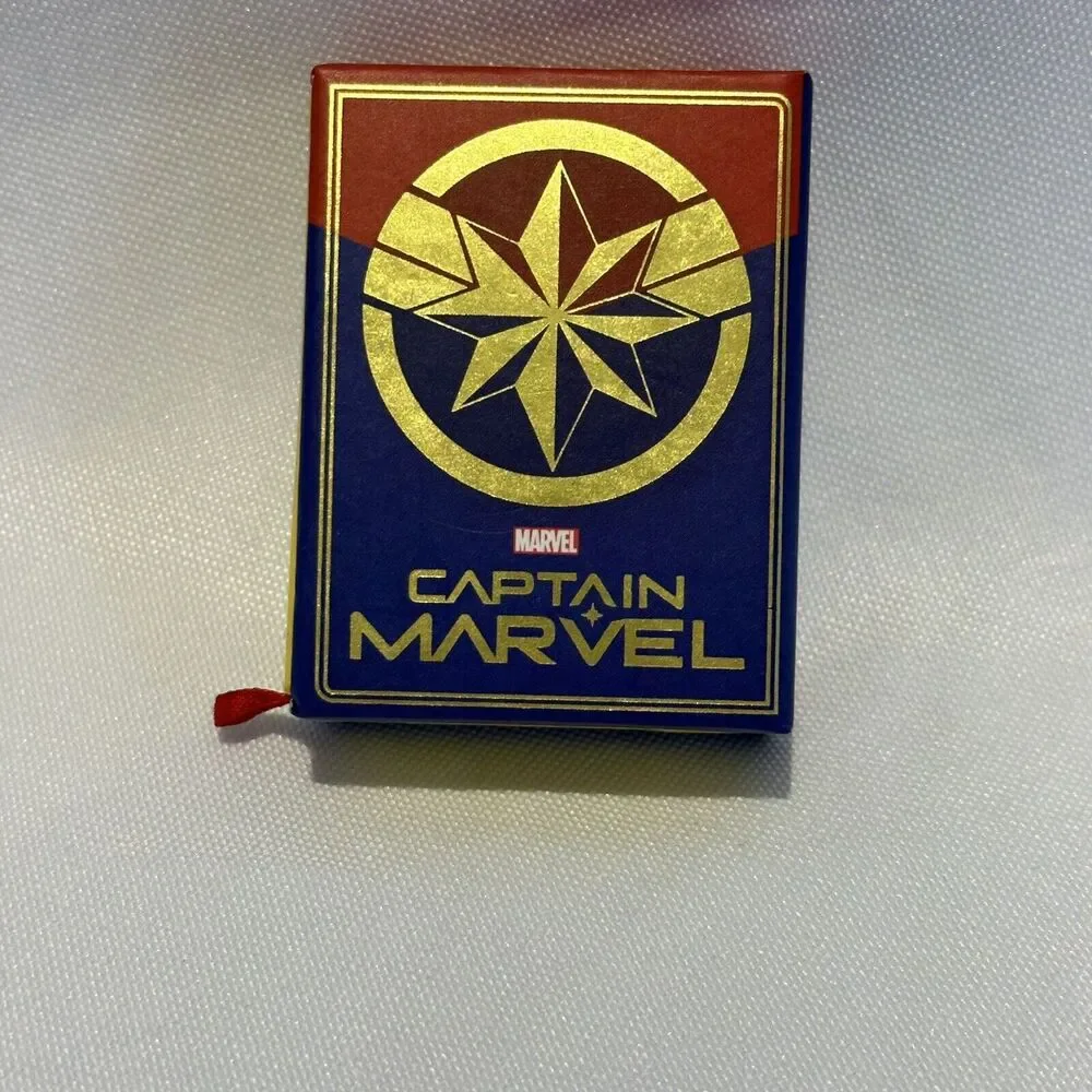 Captain Marvel : The Tiny Book of Earth's Mightiest Hero, Hardcover by Reed, …